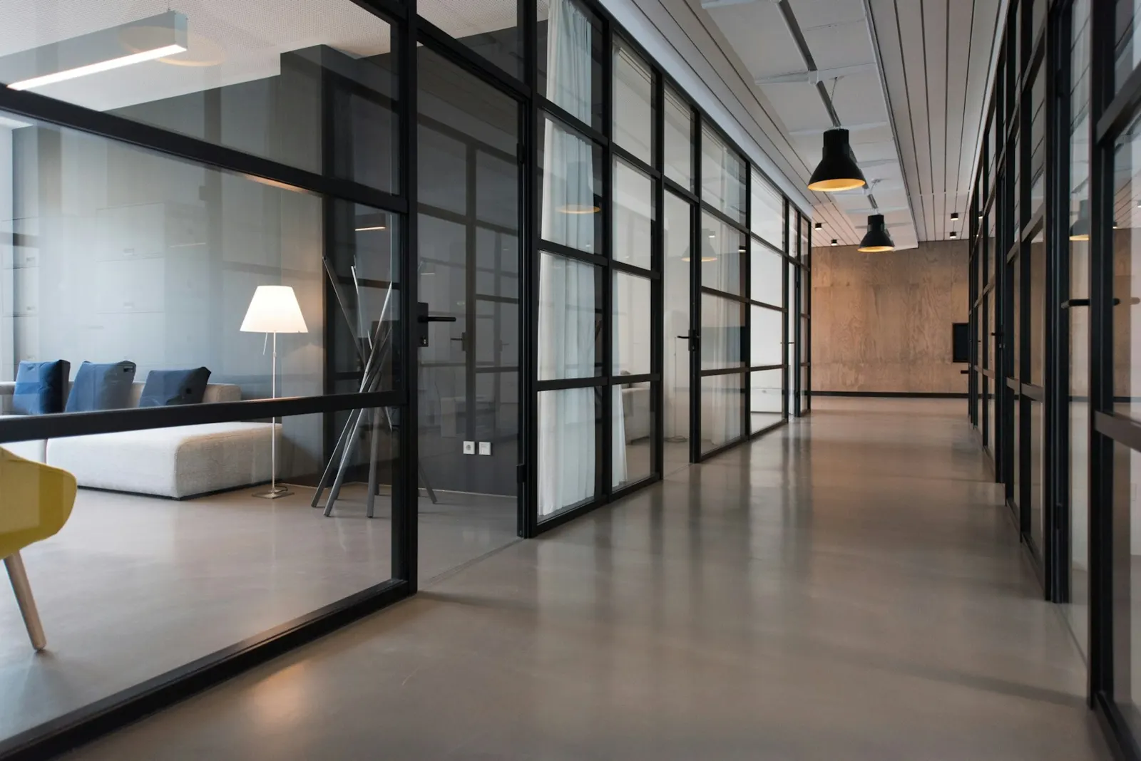 Commercial facility with shared workspaces and meeting areas
